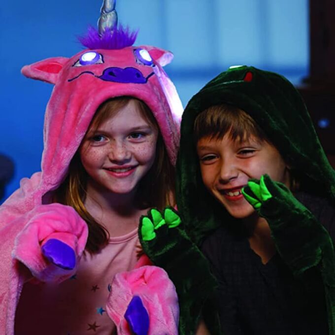 Manta capa infantil con luz en los ojos